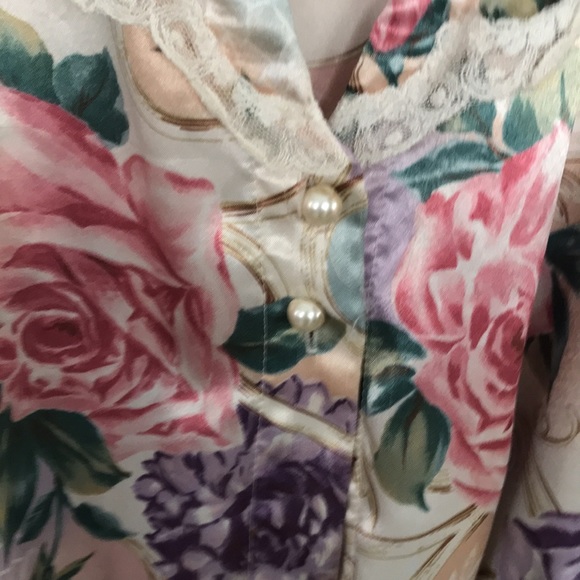 CALIFORNIA DYNASTY SILKY SOFT ROBE SIZE L FLORAL ROSES POCKET ON SIDE GREAT COND - Picture 2 of 8